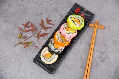 想開(kāi)家木易壽司加盟店，生意怎么樣？